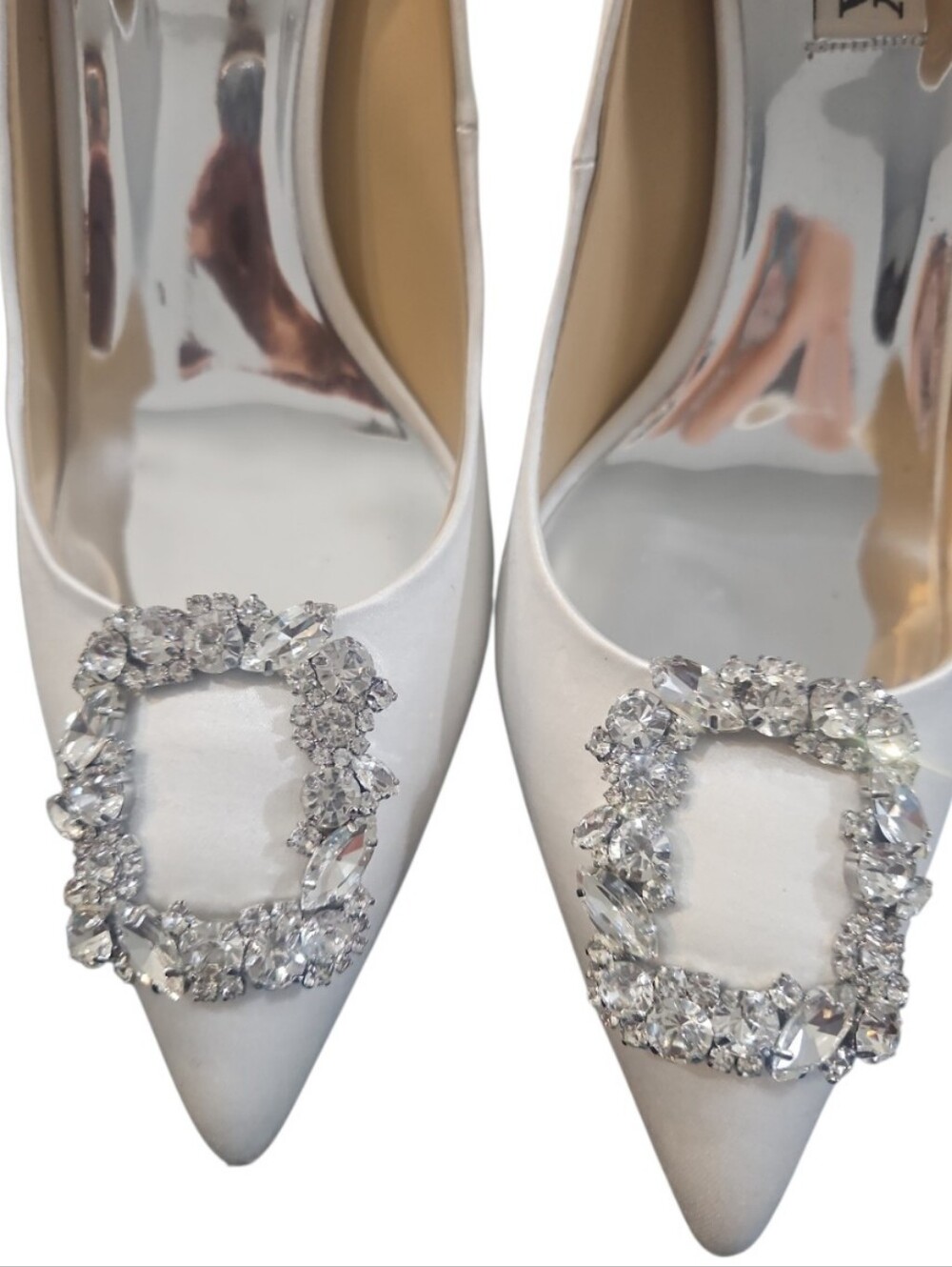 Badgley Mischka Cher Crystal Buckle Satin Pumps White Size 7.5 - Picture 10 of 16